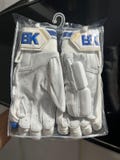Pack of 2 Cricket Batting Gloves Leather – Protective Gear, Comfortable Grip, Lightweight Cricket Accessories, Perfect Gift for Players