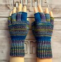 Fingerless gloves, market women, musicians, riders,...size 7 - 8
