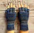 Fingerless gloves, market women, musicians, riders,...size 7 - 8